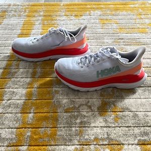 Hoka Mach 4
